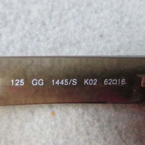 Authentic Gucci Sunglasses / Case #13 CC - Picture 5 of 8